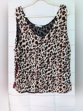 Nwot Dex Leopard 🐆🐆 Sleeveless Tank With Burgundy Accents On Each Side